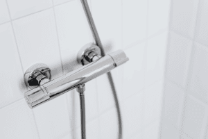 שירותי אינסטלציה - ברז מקלחת